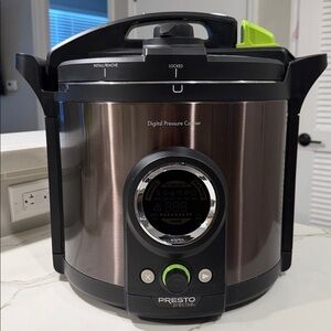 Presto Digital Pressure Cooker